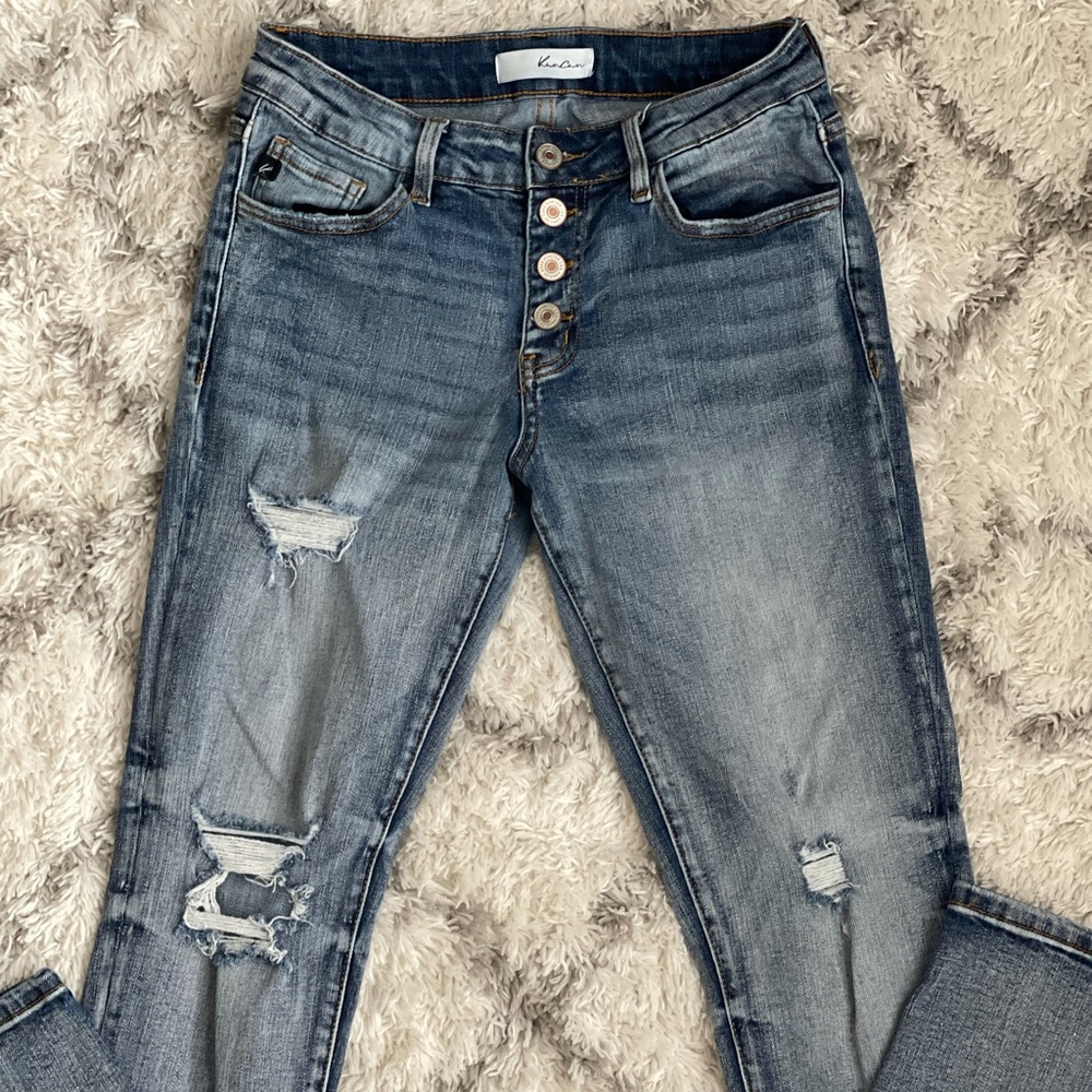 Kancan boyfriend fit, distressed jeans.